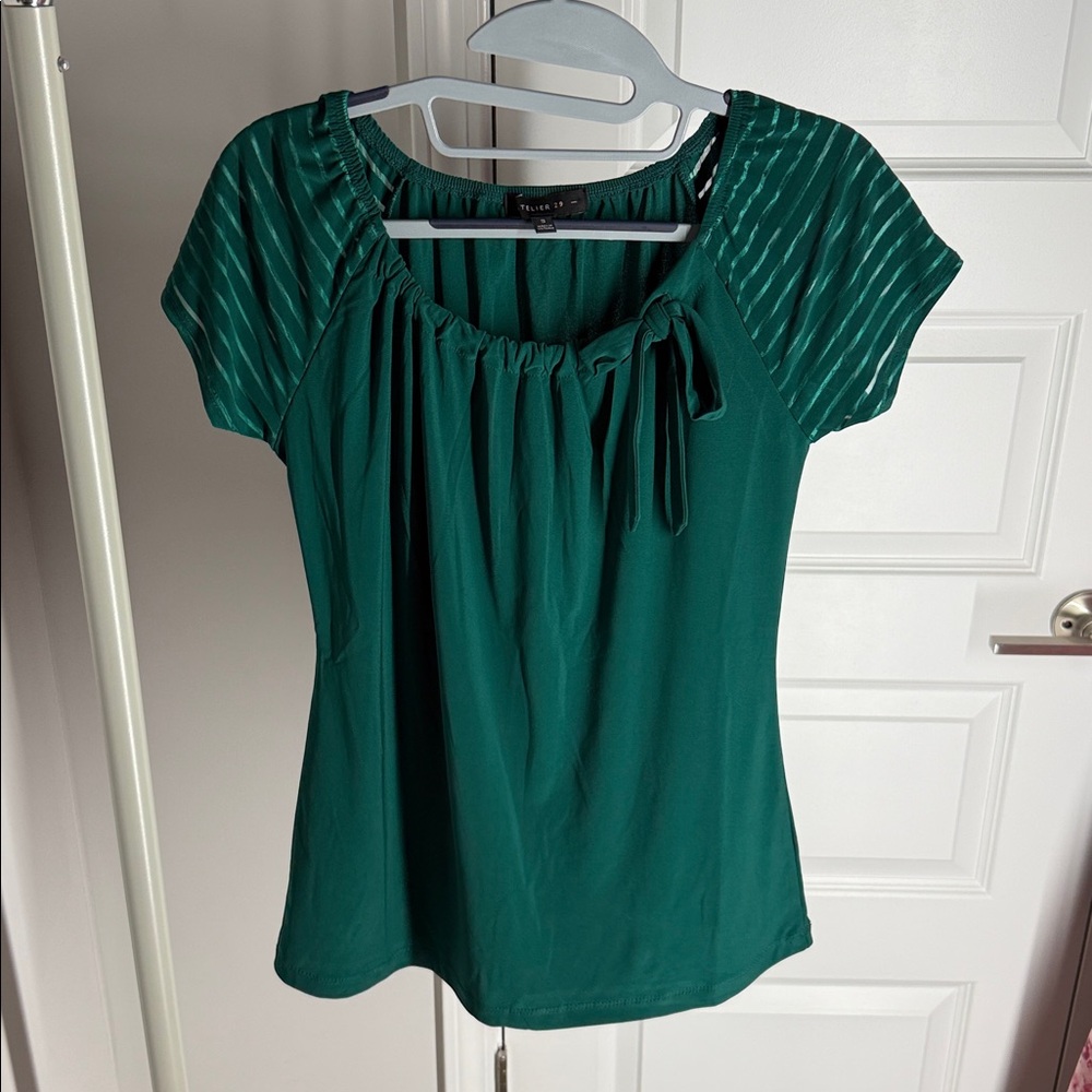Atelier 29 size s NWOT Short Sleeve Top